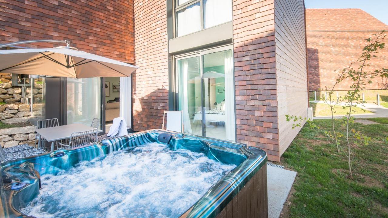 Apartament Cote Jardin Avec Jacuzzi Privatif Et Parking Prive Sarlat-la-Canéda Zewnętrze zdjęcie